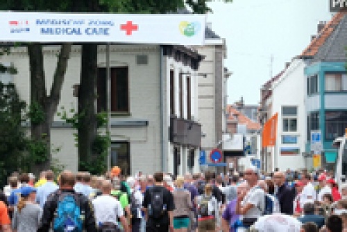 Nijmeegse Vierdaagse: dag van Elst, Huissen en Bemmel